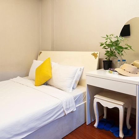 Crowne Bui Vien Hotel Ho Chi Minh City Exterior photo