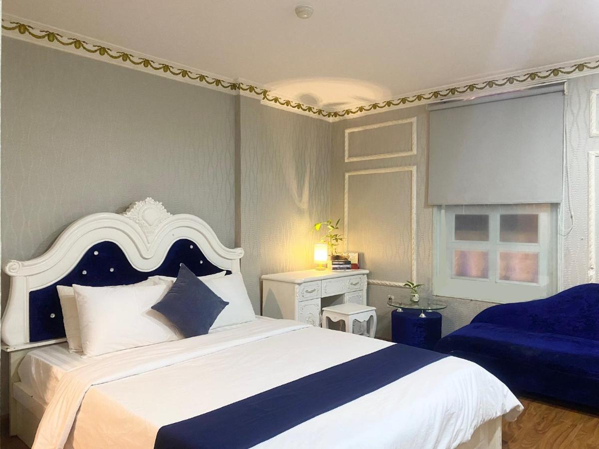 Crowne Bui Vien Hotel Ho Chi Minh City Exterior photo