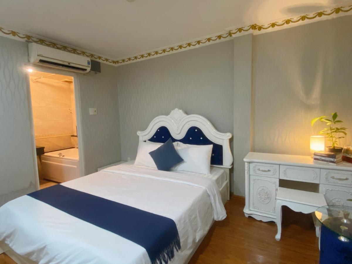 Crowne Bui Vien Hotel Ho Chi Minh City Exterior photo