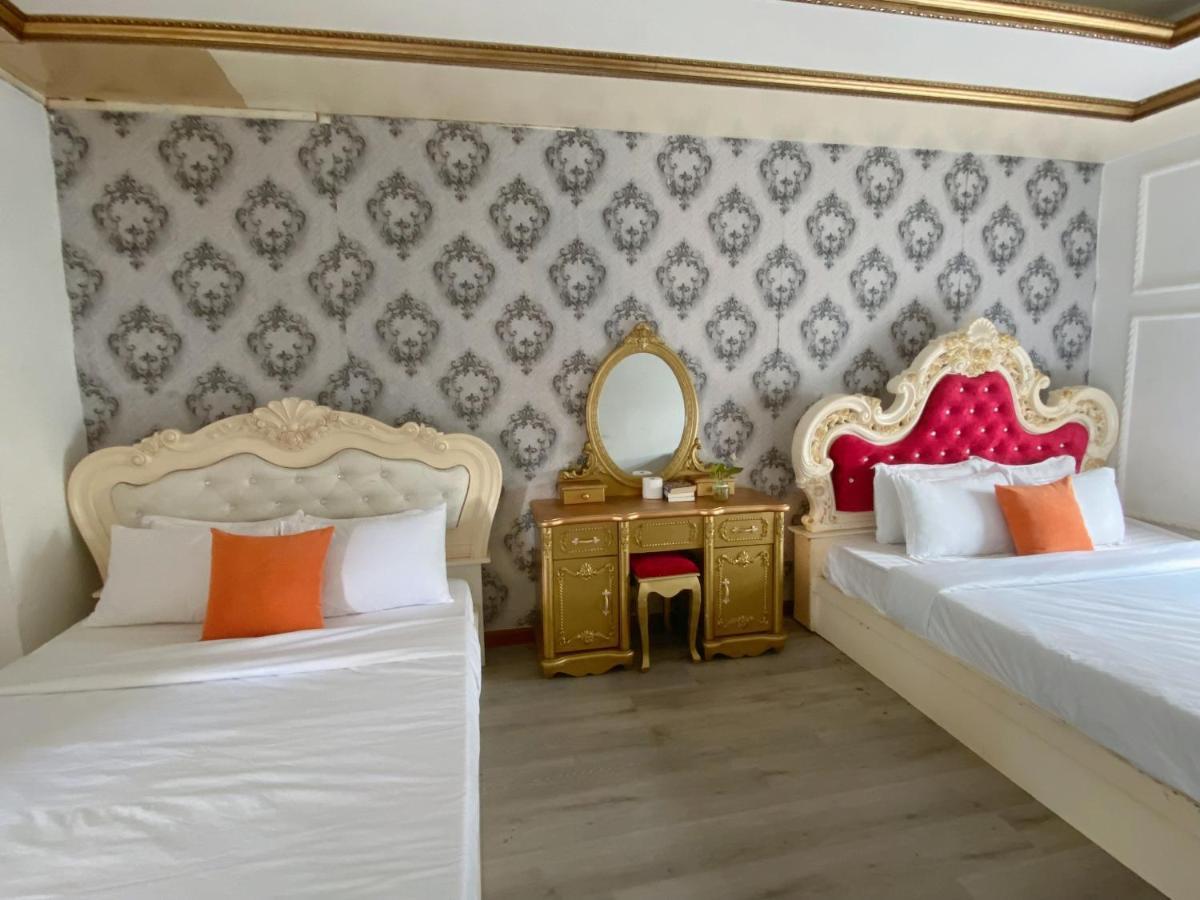 Crowne Bui Vien Hotel Ho Chi Minh City Exterior photo