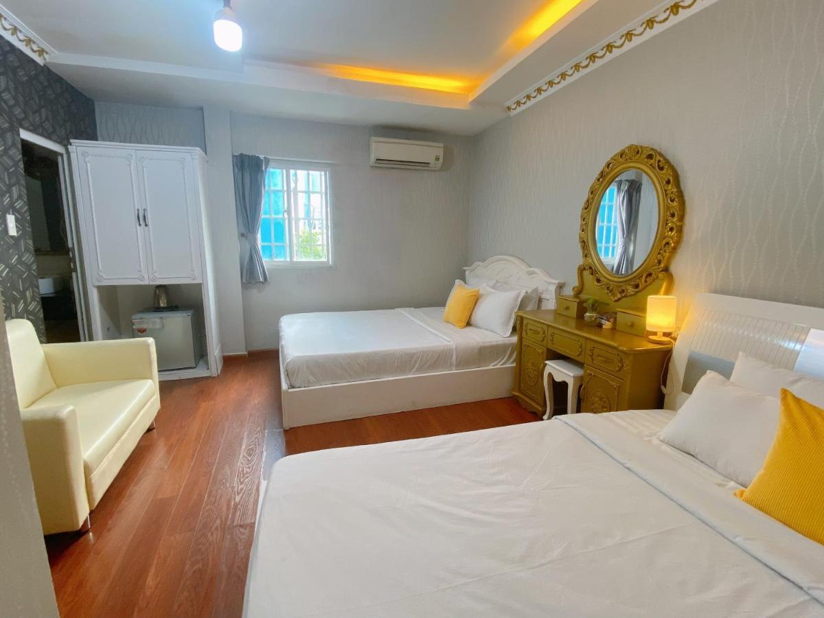 Crowne Bui Vien Hotel Ho Chi Minh City Exterior photo