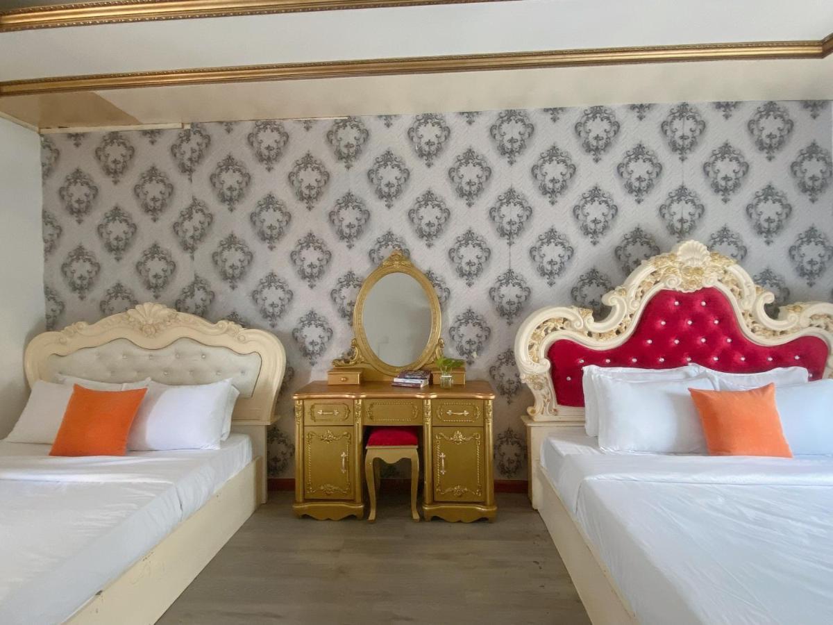 Crowne Bui Vien Hotel Ho Chi Minh City Exterior photo
